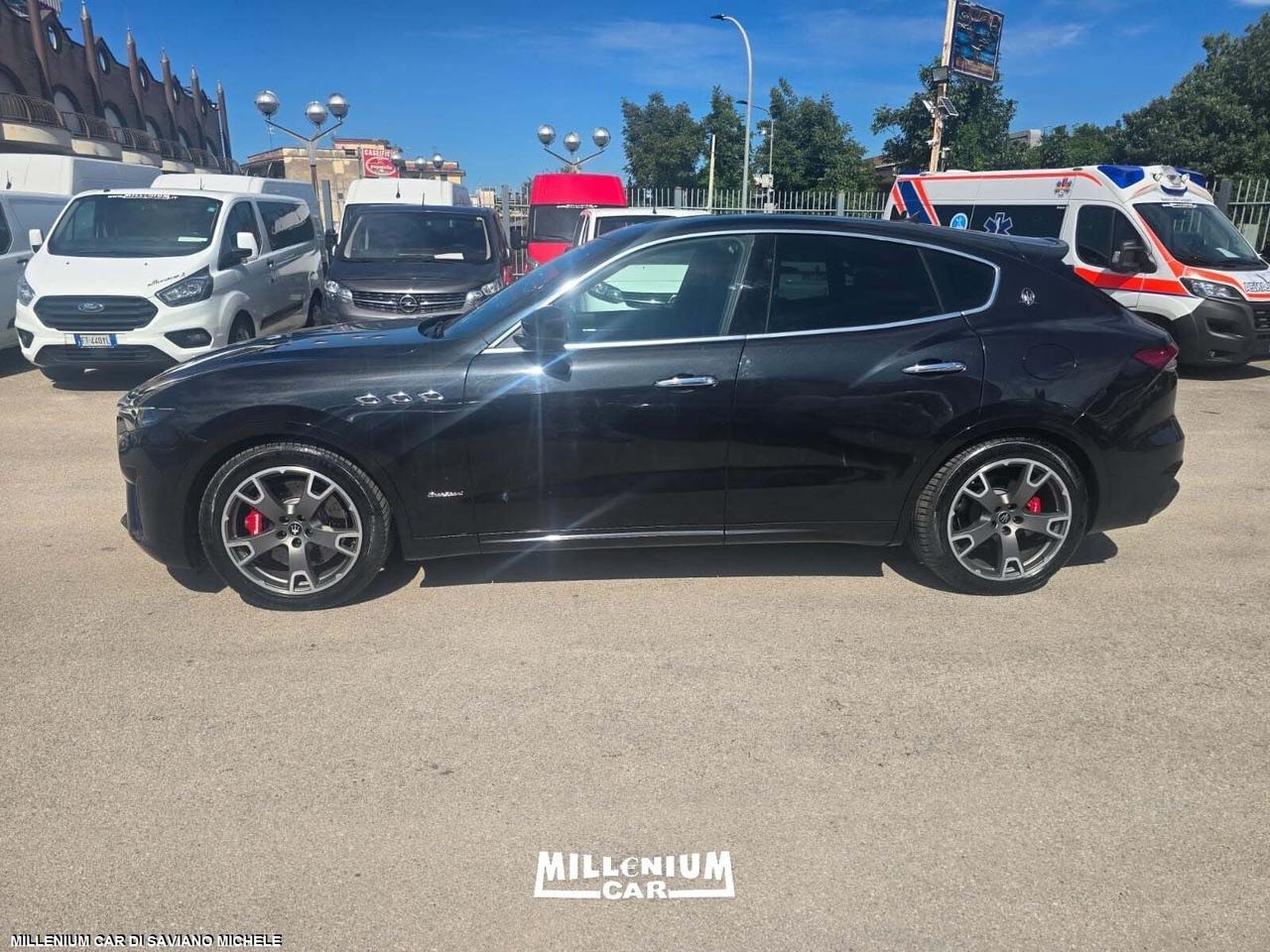MASERATI LEVANTE 3.0BENZ 350CV 2021