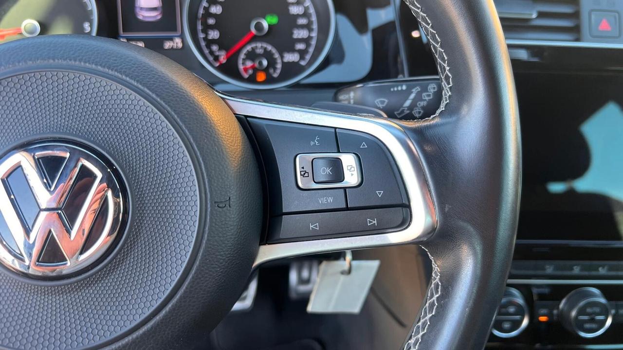 Volkswagen Golf 1.6 TDI 115 CV DSG 5p R-LINE