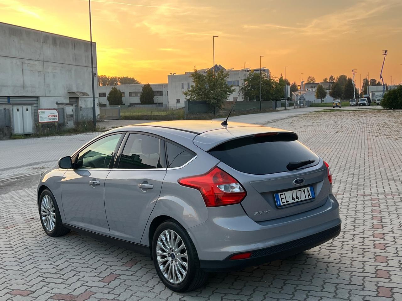 Ford Focus 1.6 CV 105 GPL Titanium