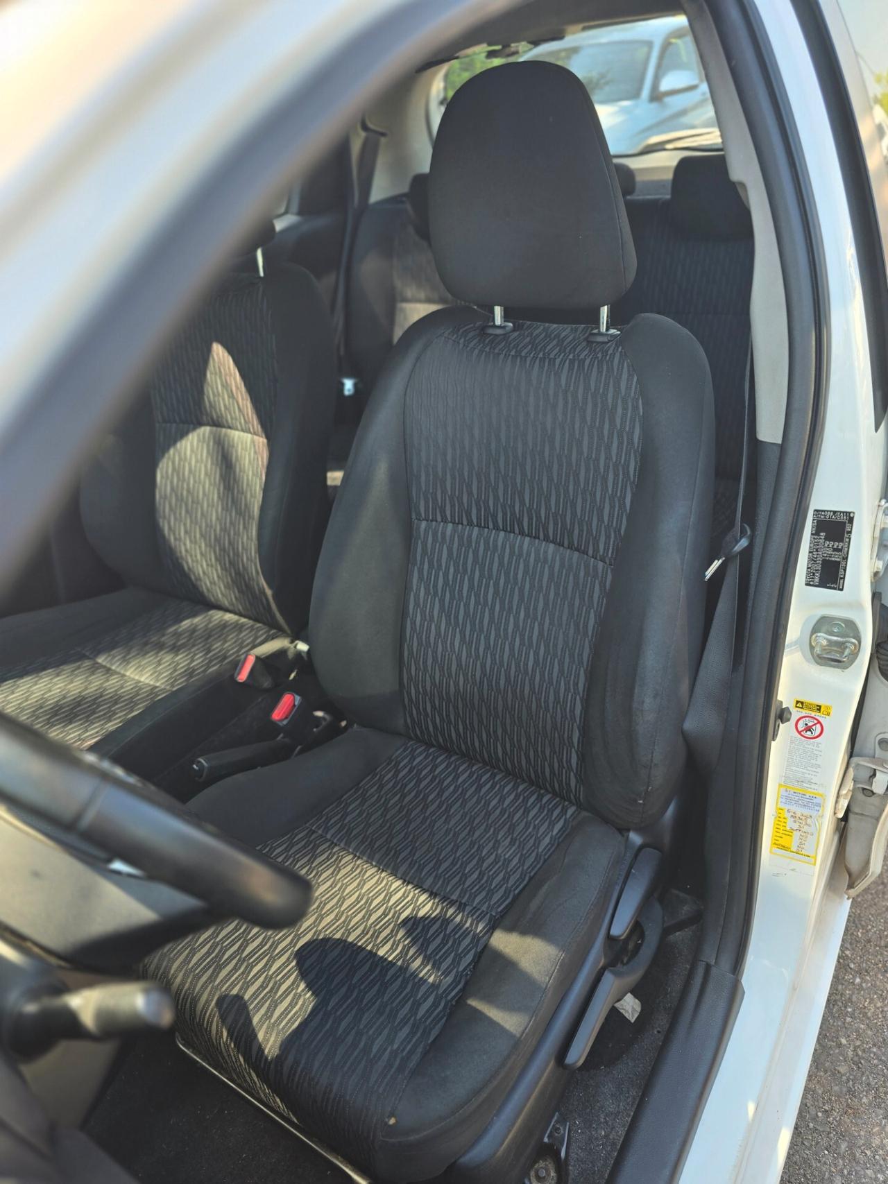 Toyota Yaris 1.0 5 porte Active