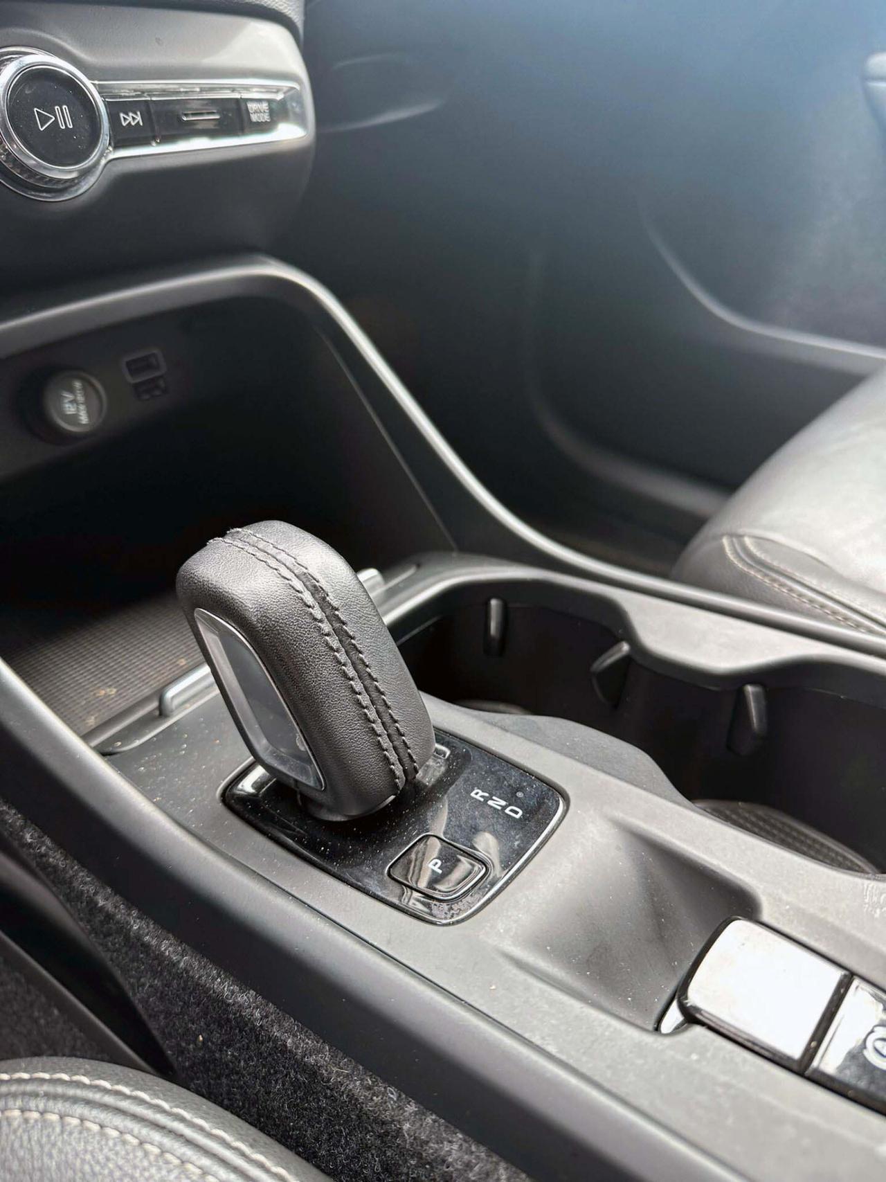 Volvo XC40 T5 Plug-in Hybrid Inscription Expression Tetto Apribile Interni in Pelle Unicopro. Fatturaabile