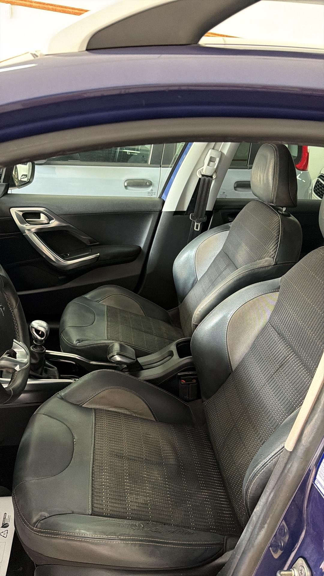 Peugeot 2008 1.6 e-HDi 115 CV Stop&Start Féline