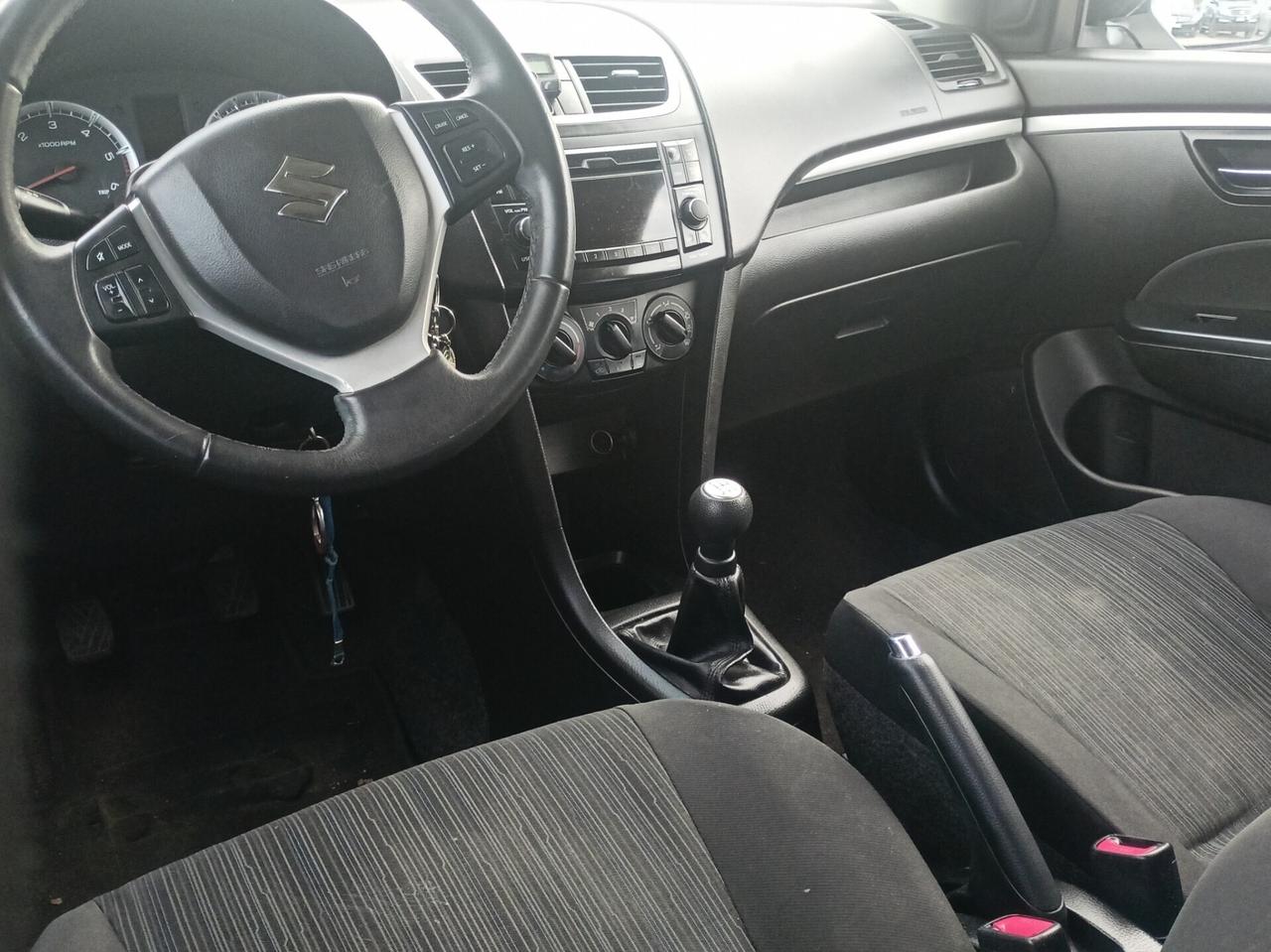 Suzuki Swift 1.3 DDiS 5 porte B-Top Bi-Color