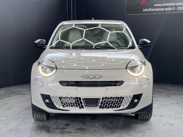 FIAT 600 Hybrid 100 CV DCT MHEV La Prima