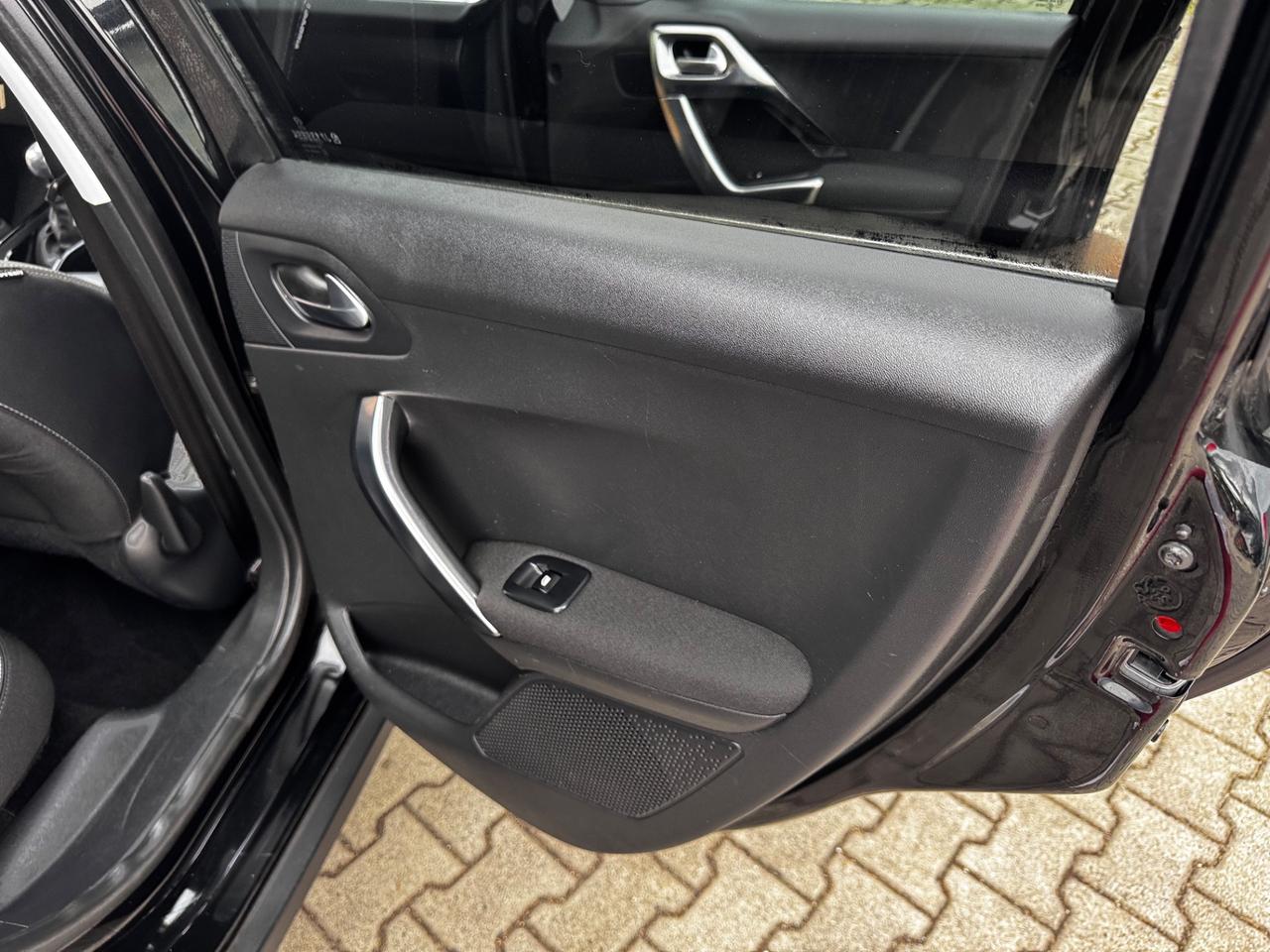 Peugeot 2008 BlueHDi 100 neopatentati euro 6b