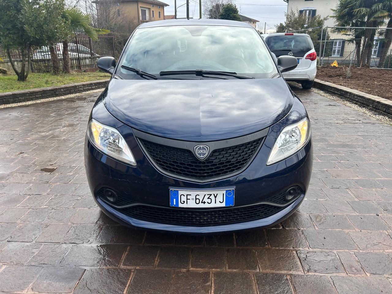 Lancia Ypsilon 1.0 Hybrid Ecochic