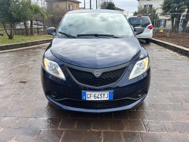 Lancia Ypsilon 1.0 Hybrid Ecochic