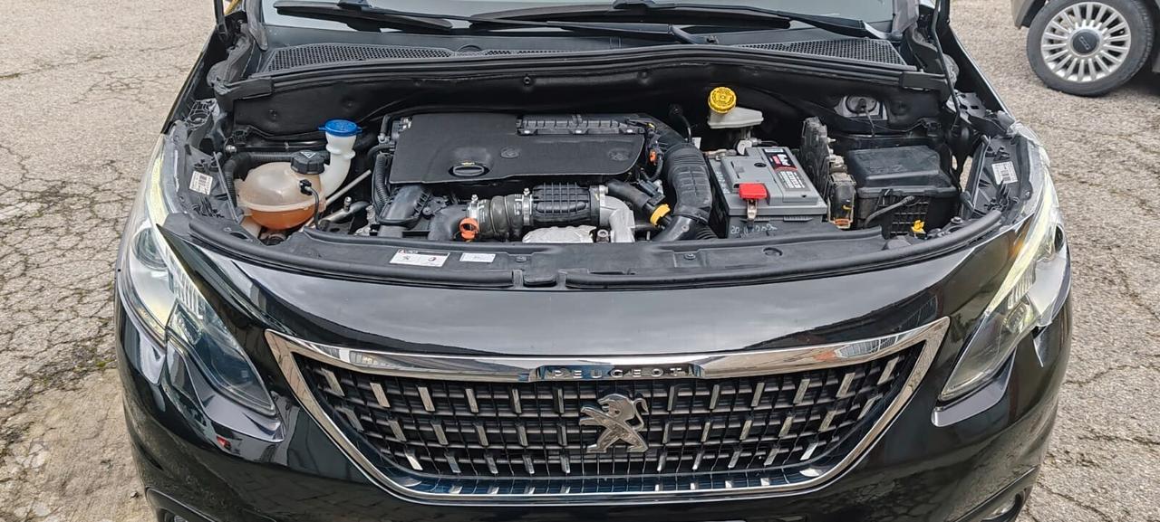 Peugeot 2008 BlueHDi 100 Allure Incidentata/Sinistrata