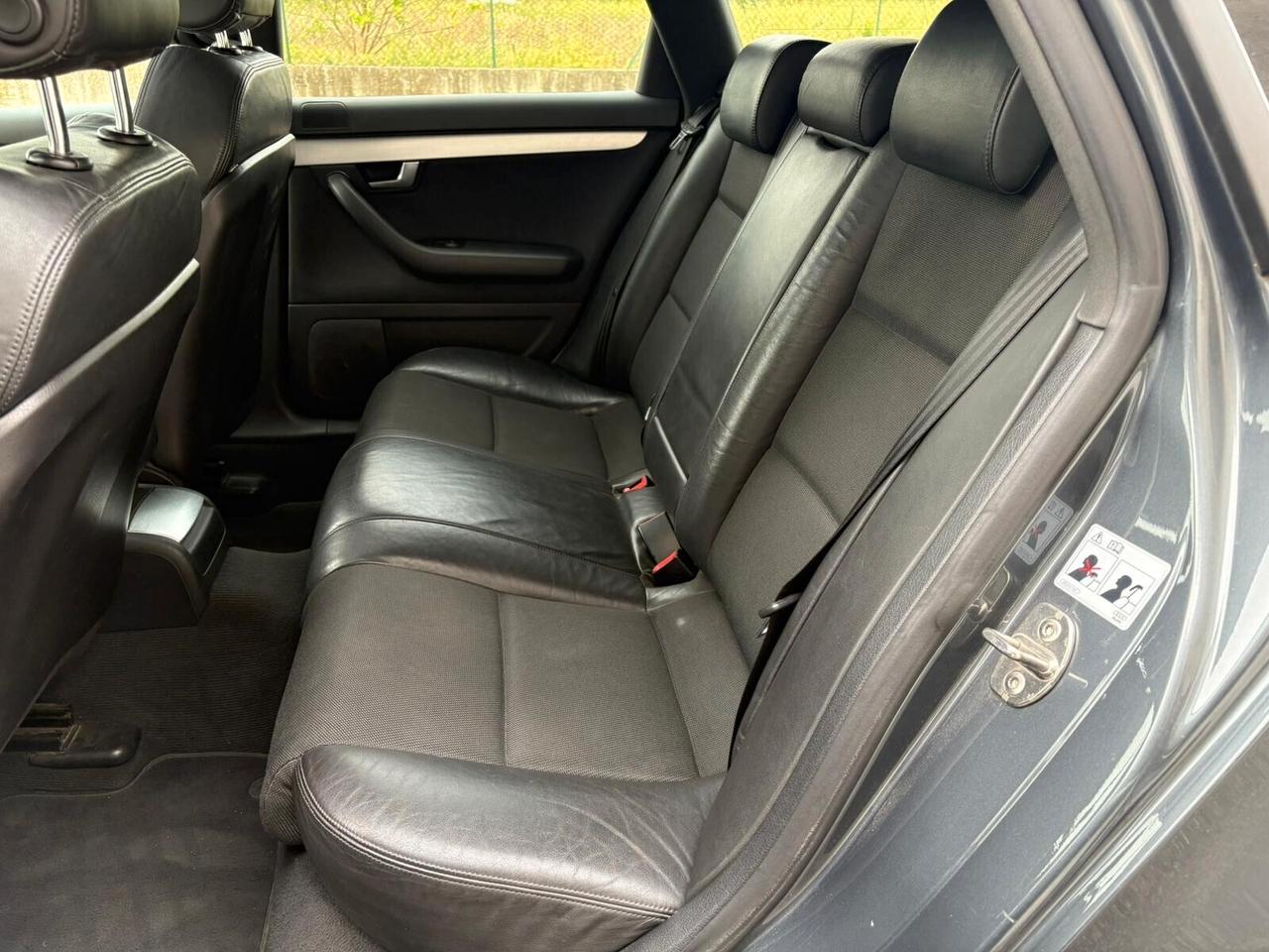 Audi A4 Avant 2.0 TDI 140CV *S-LINE*