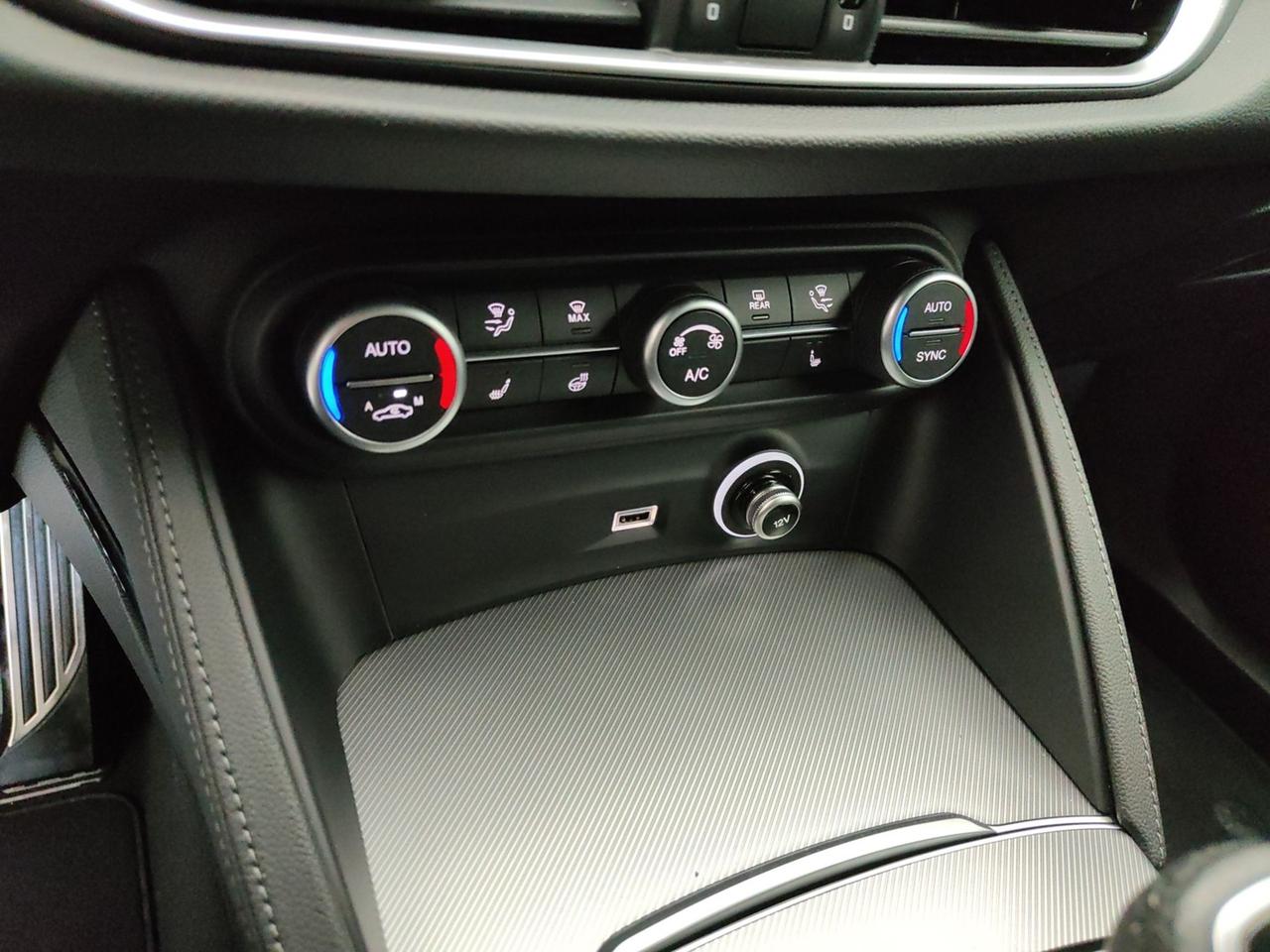 ALFA ROMEO Stelvio 2023 2.2 TD 210CV VELOCE AT8 Q4