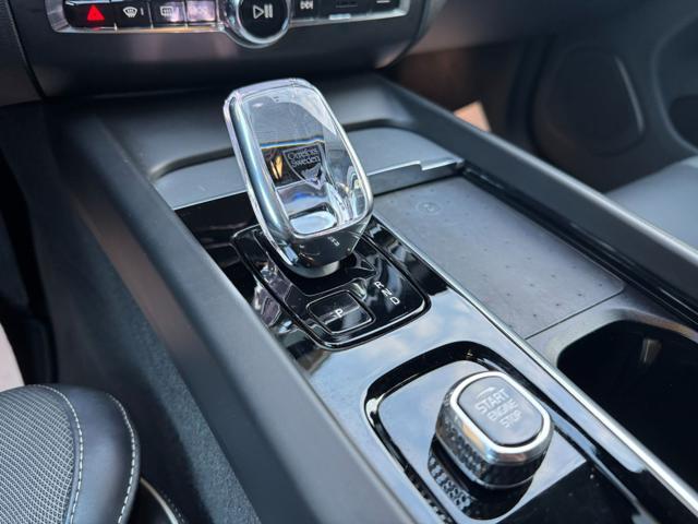 VOLVO XC60 B4 (d) AWD automatico Plus Dark