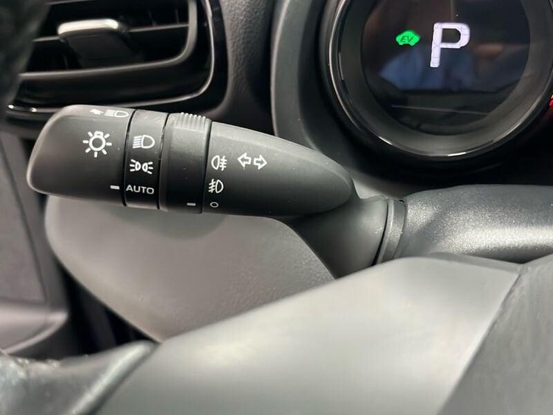 Toyota Yaris Hybrid Lounge MY22