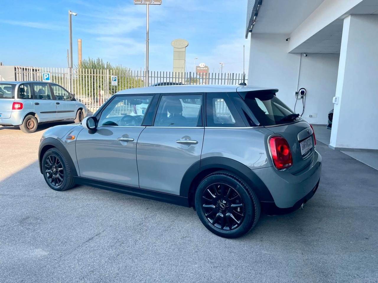Mini Cooper D 1.5 116cv Business Auto