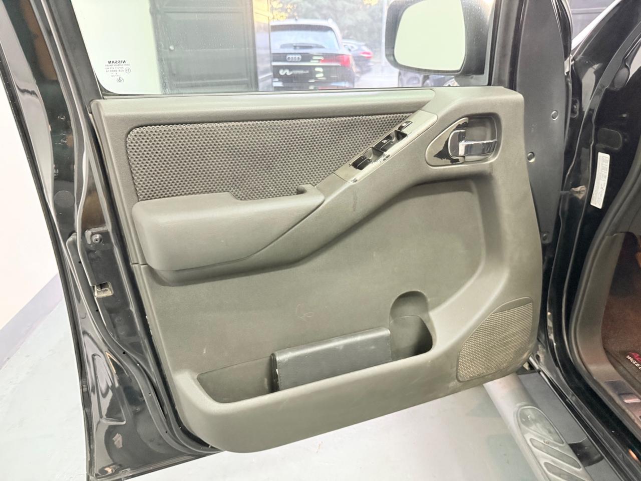 Nissan Navara 2.5 dCi 171CV 4 porte Double Cab LE