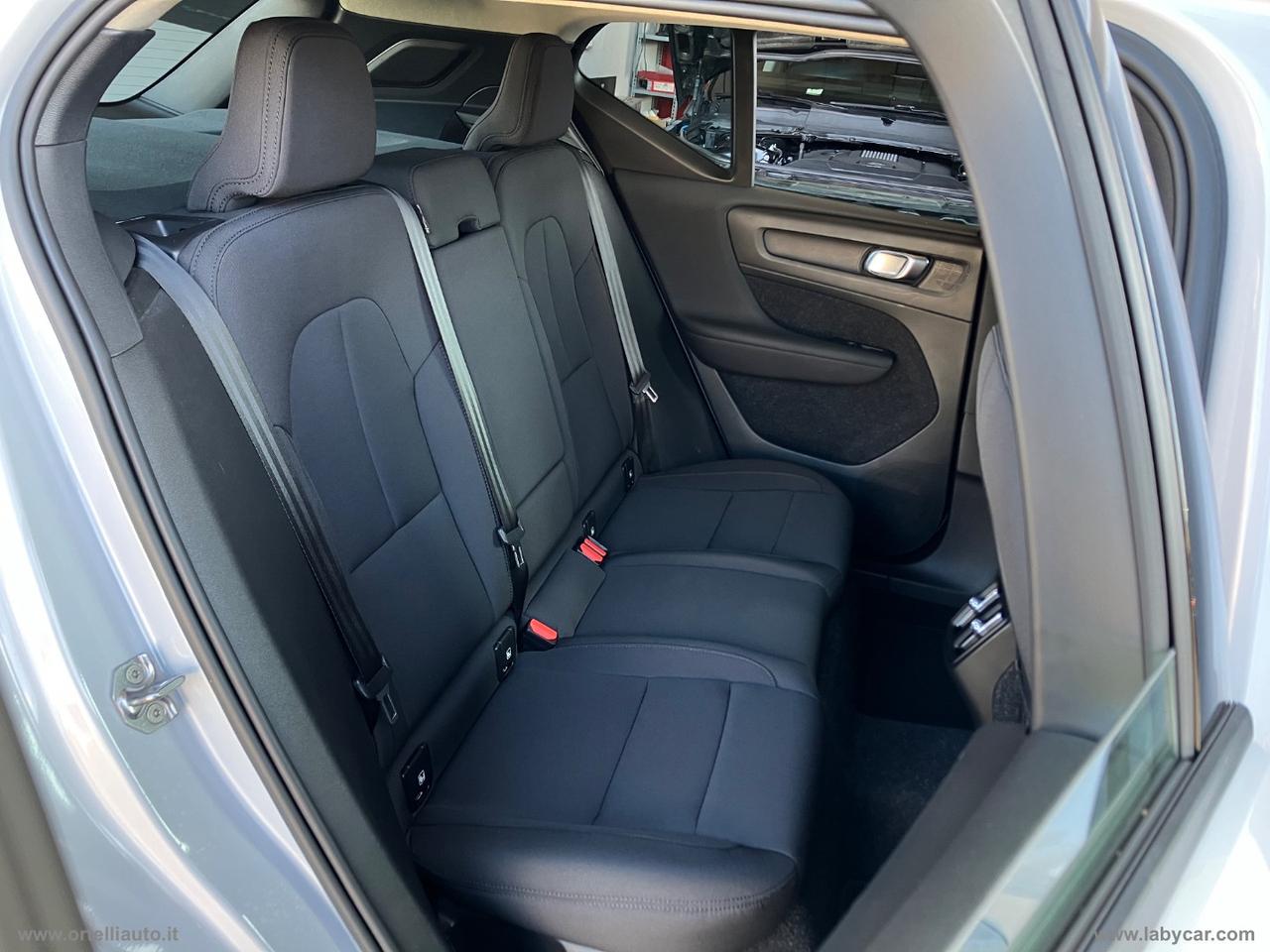 VOLVO XC40 D3 AWD Geartronic Momentum Pro IVA DEDUCIBILE