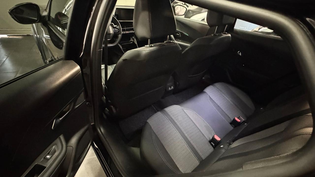 Peugeot 2008 BlueHDi 130 S&S EAT8 Allure