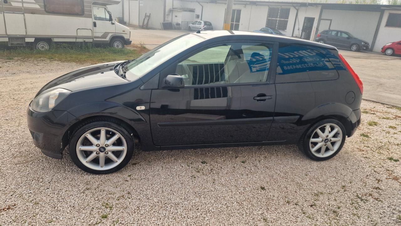 Ford Fiesta 1.2 16V 3p. Ghia "GPL"