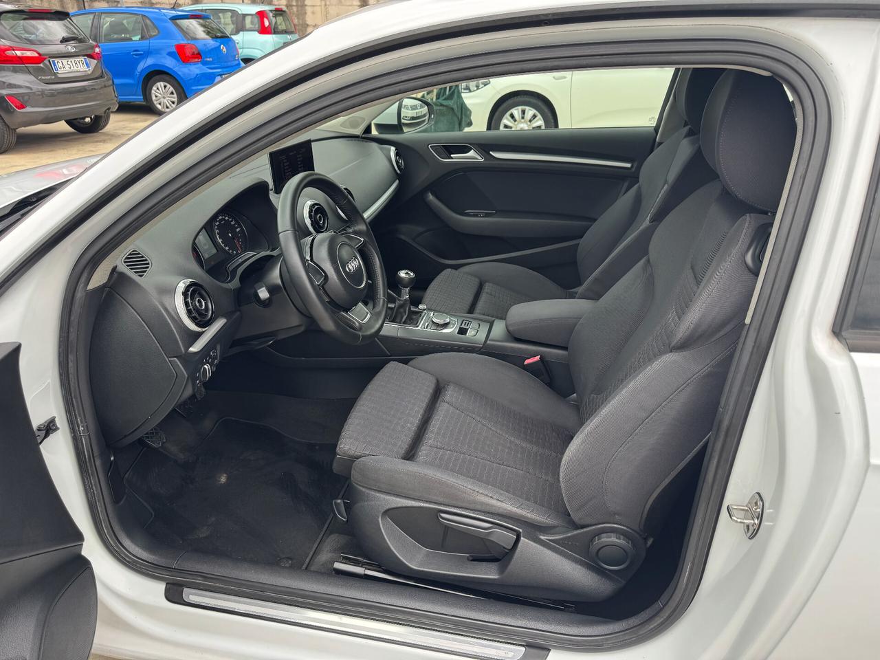 Audi A3 1.6 TDI 105cv AMBITON/2013