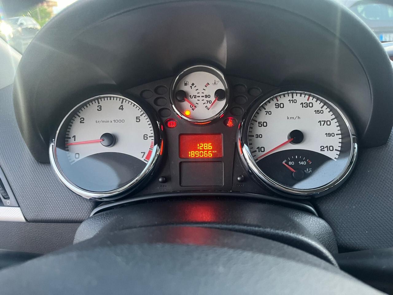 Peugeot 207 1.4 8V X Line - 2009