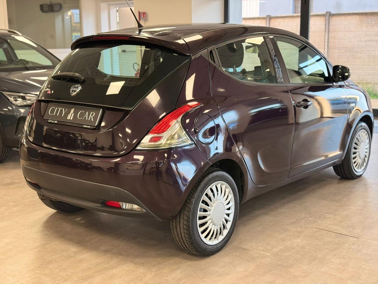 Lancia Ypsilon 1.2 69 CV 5 porte S&S Platinum