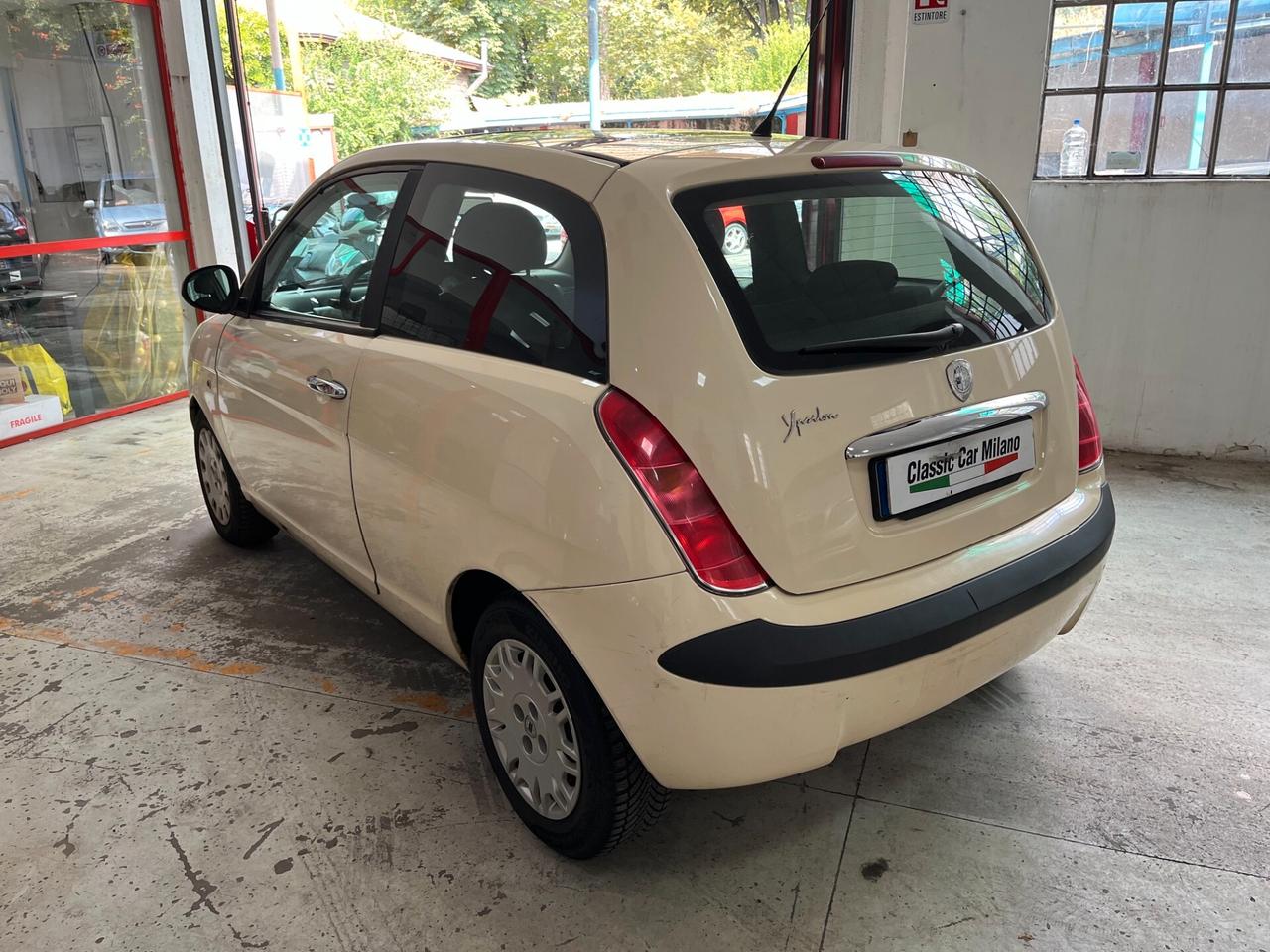 Lancia Ypsilon 1.2 16V Argento