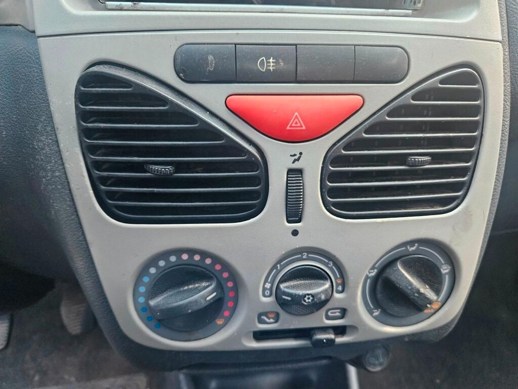 FIAT STRADA 1.9 JTD PICK-UP-2006