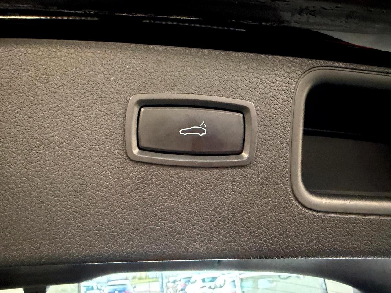 PORSCHE MACAN 2.0 BENZINA 252CV PDK PELLE NAVI CAM ANNO 2017