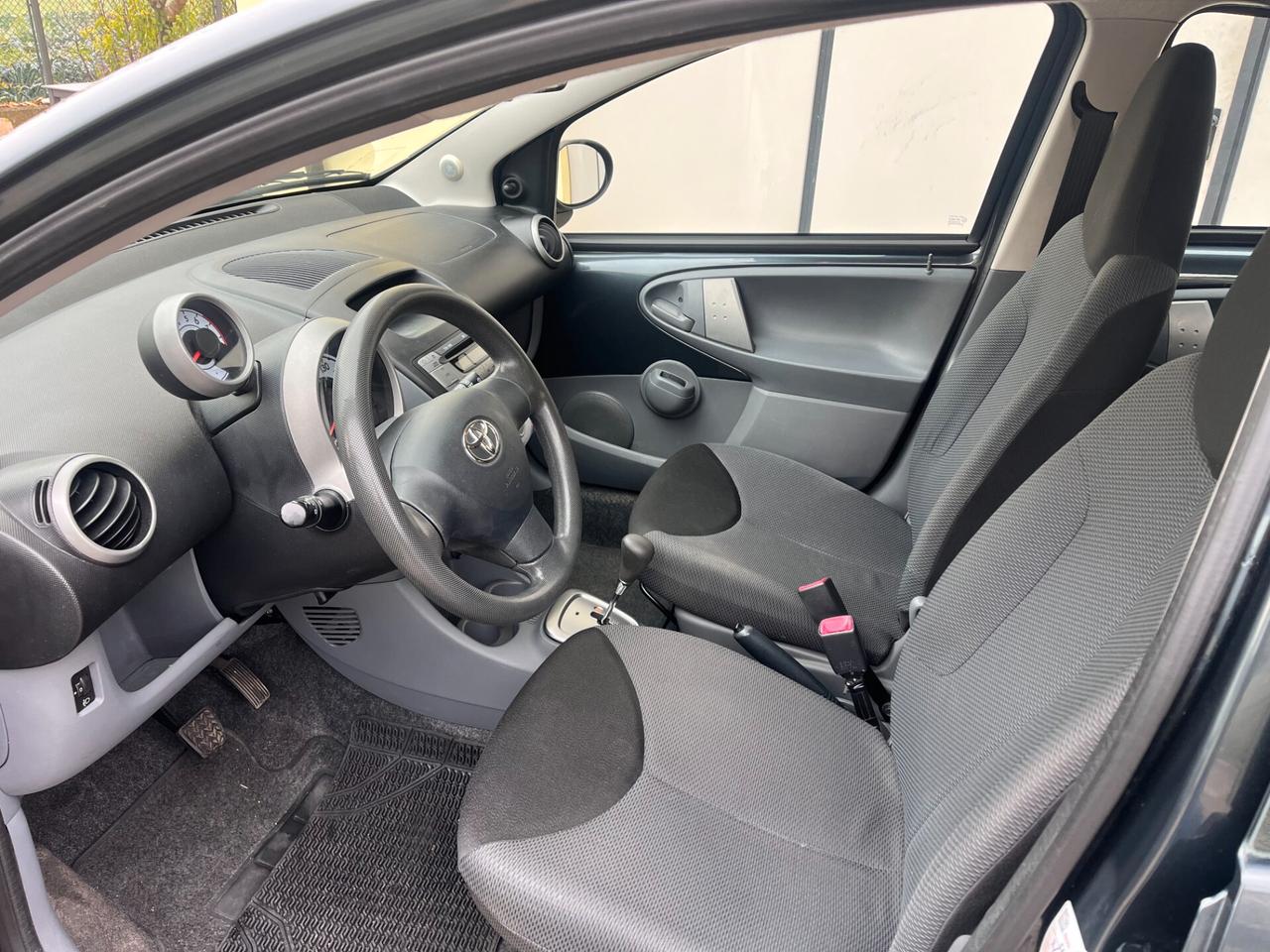 Toyota Aygo 1.0 12V VVT-i 5 porte Sol