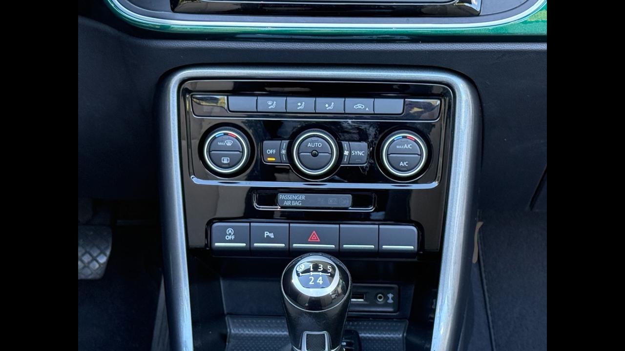 VOLKSWAGEN Maggiolino 2017 - Maggiolino Cabrio 2.0 tdi Design 110cv