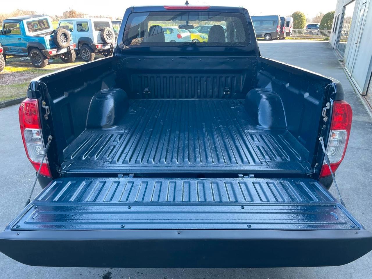 Nissan Navara 2.3 dCi 4WD King Cab Acenta