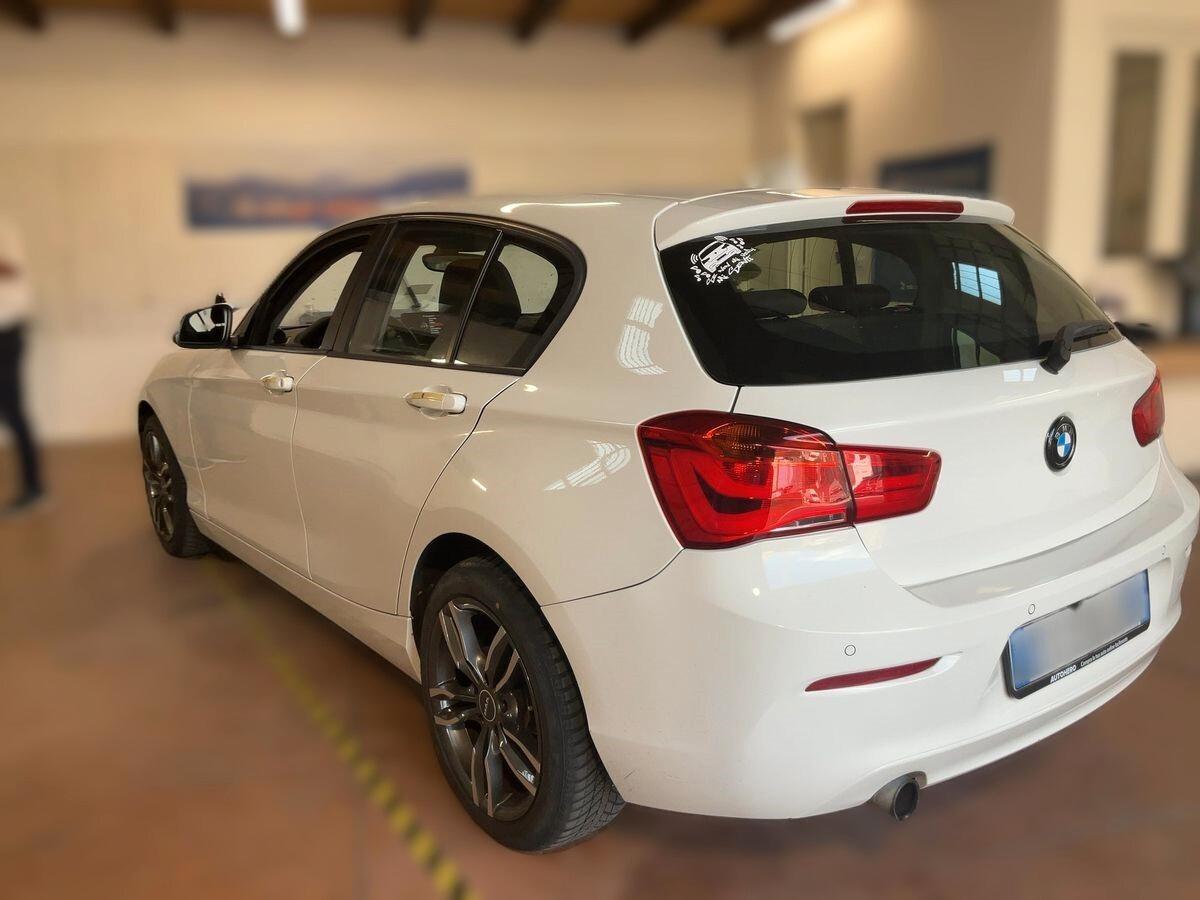 Bmw 116 116i 5p. Urban 110cv Manuale LiveCockpit Neopatentati