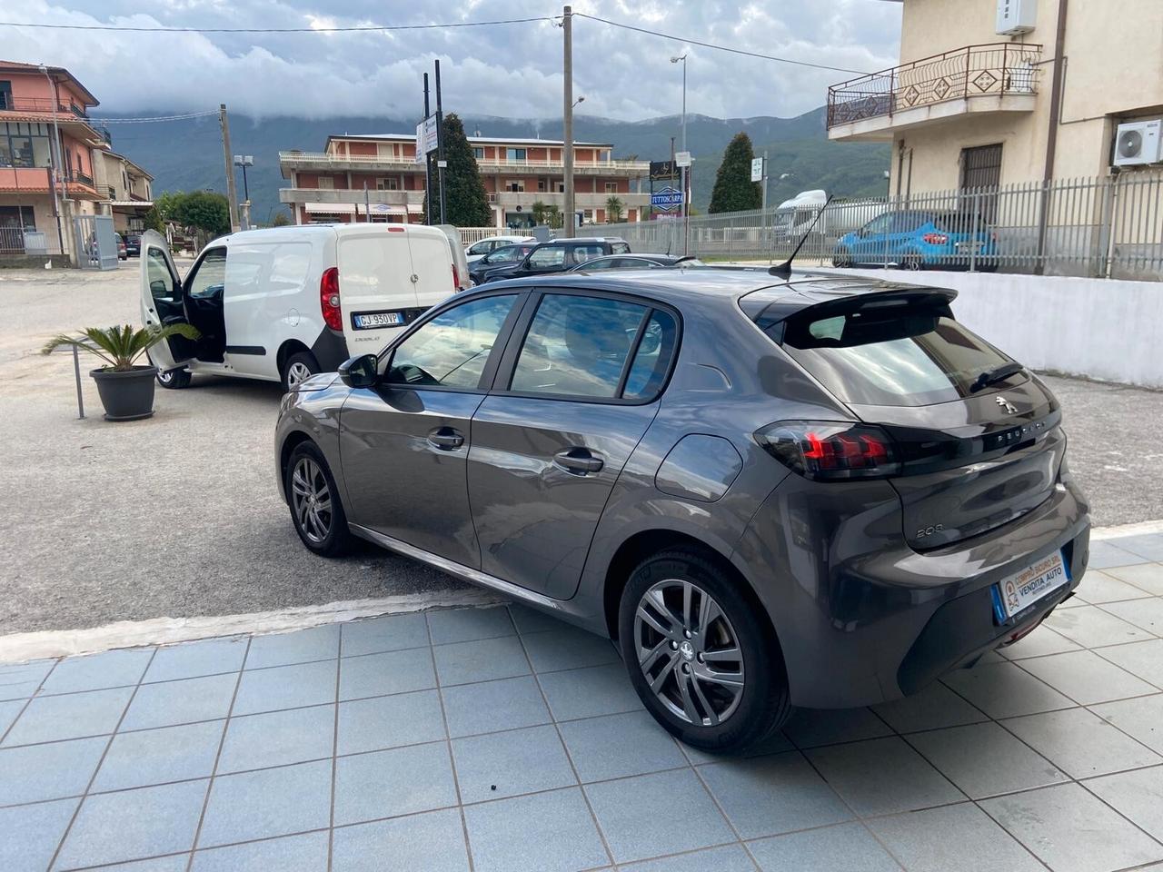Peugeot 208 PureTech 100 CV 5 porte Allure