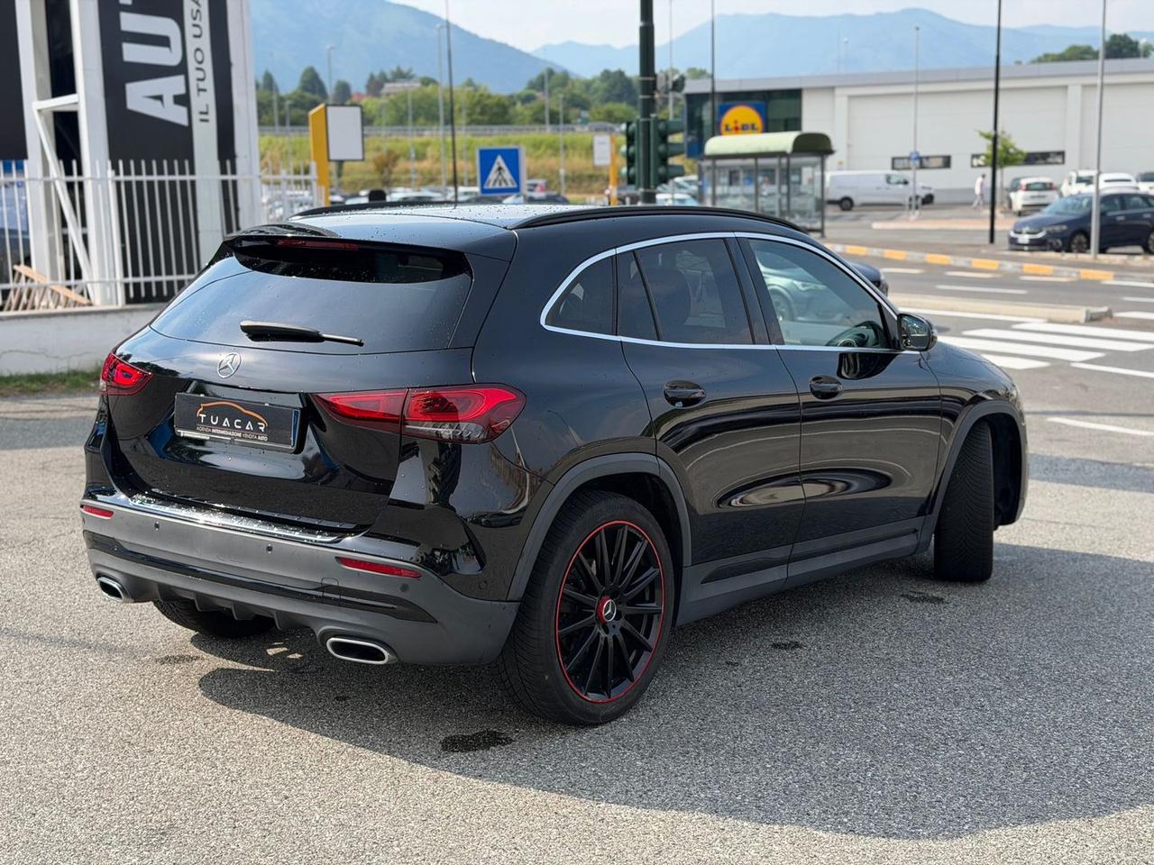 Mercedes-Benz GLA 200 D Premium Red Edition #11451