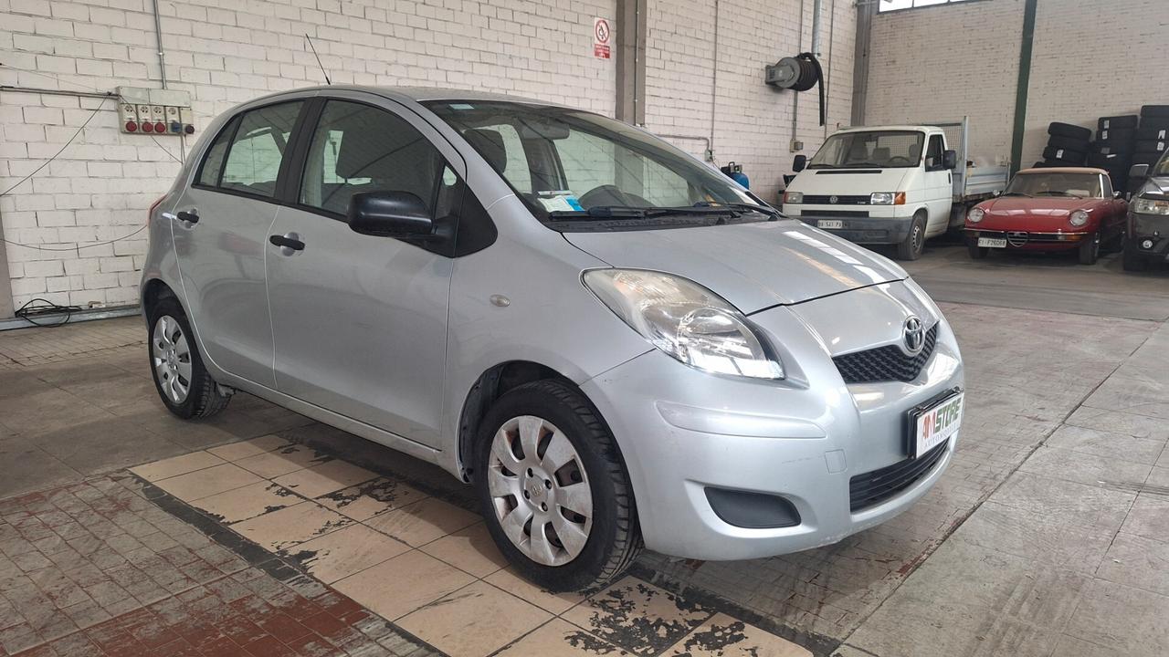 Toyota Yaris 1.0 5 porte Sol
