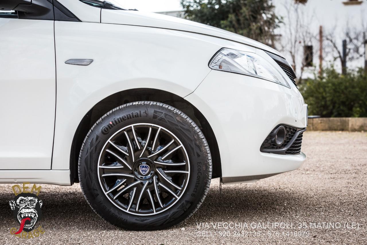 Lancia Ypsilon 1.2 69 CV 5 porte Elefantino Blu