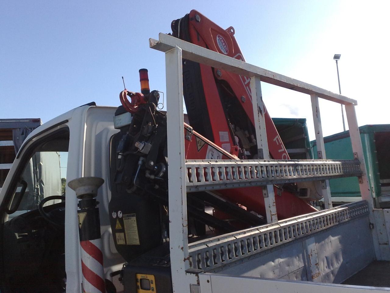 Iveco 65c17 3000cc cassone fisso con grù - 2013