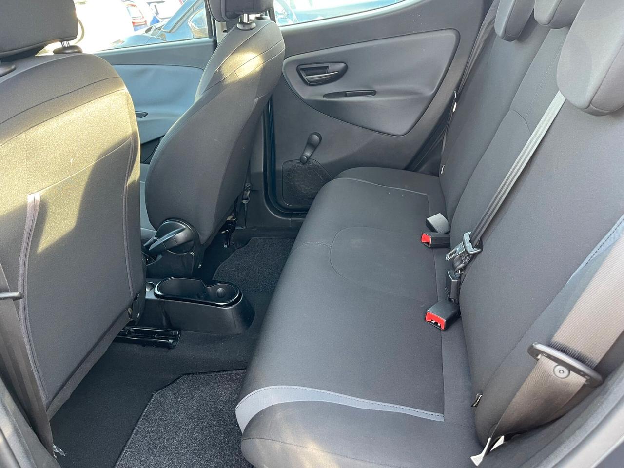 Lancia Ypsilon 1.2 69 CV 5 porte Silver