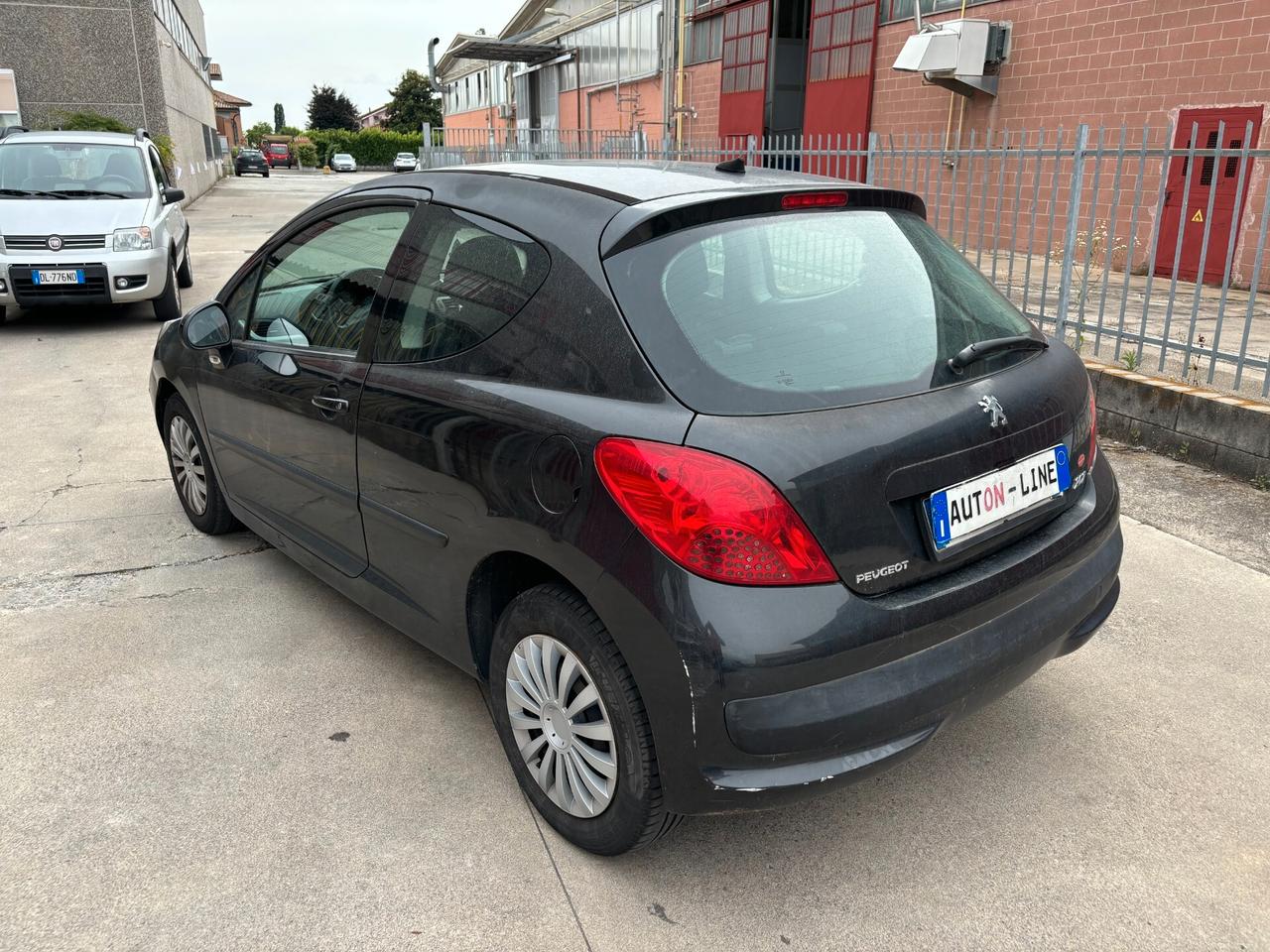 Peugeot 207 1.4 8V 75CV 3p. ONE Line