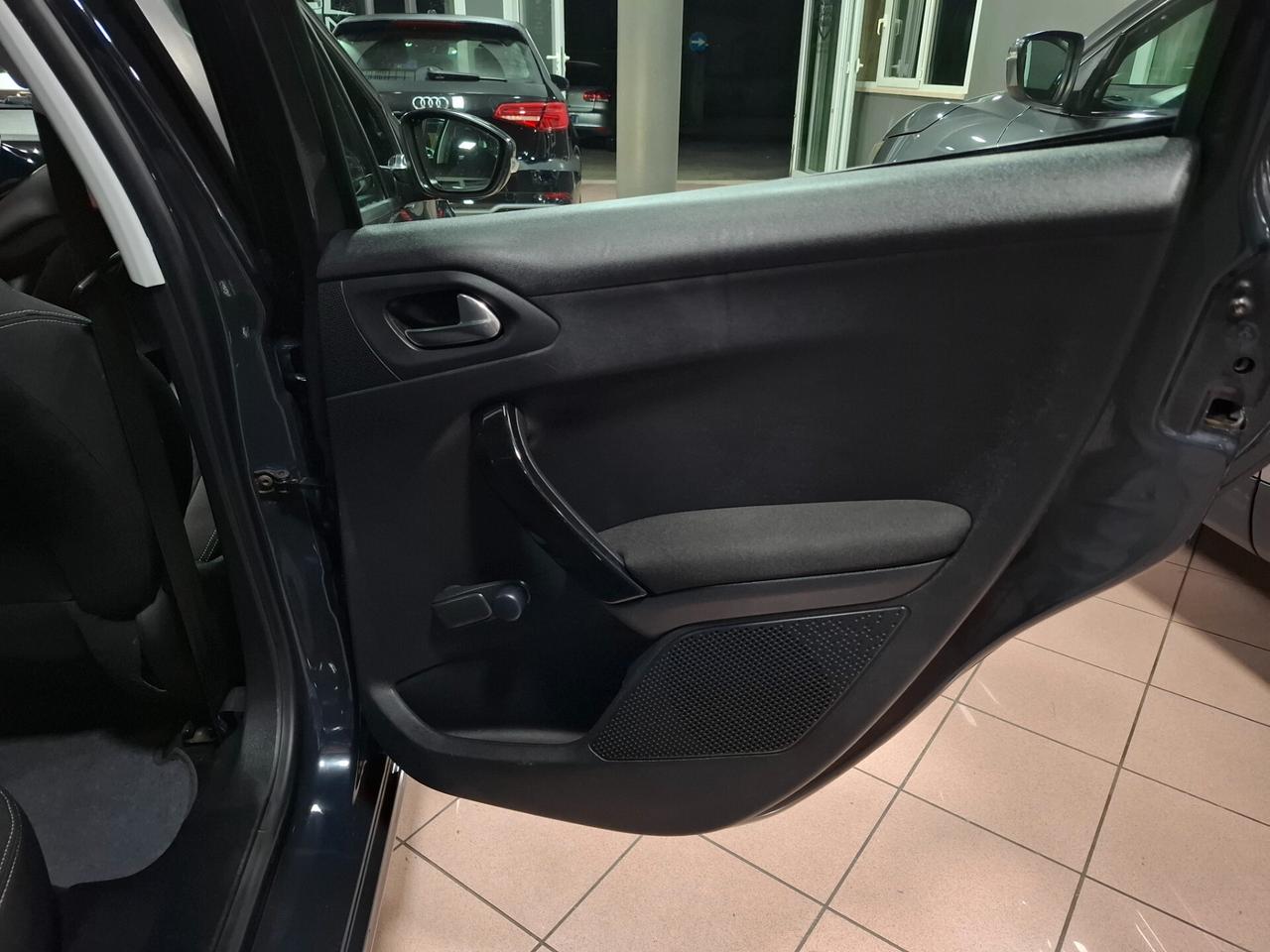 Peugeot 208 1.2 benzina NEOPATENTATO