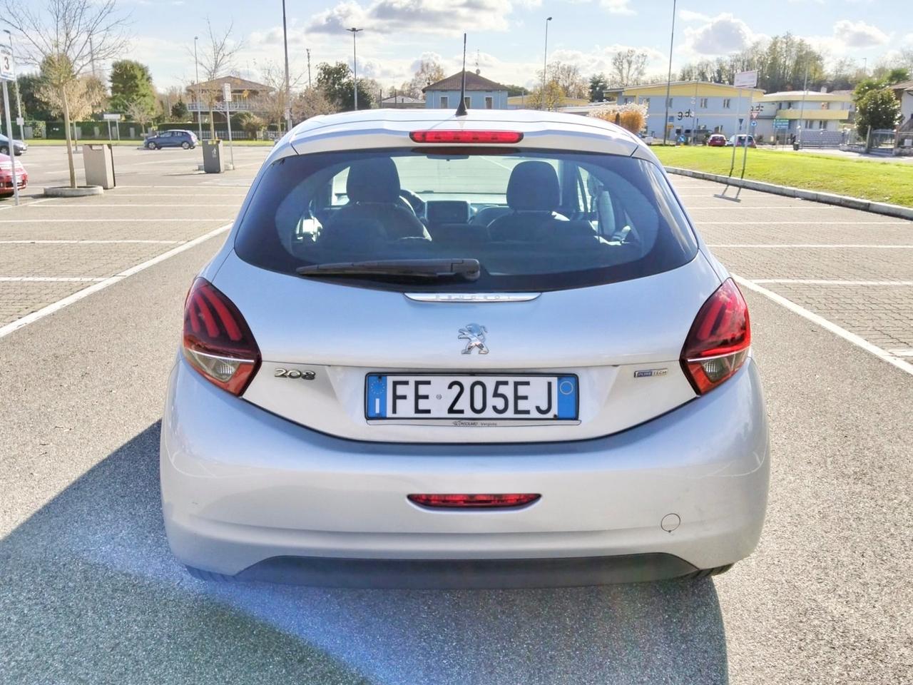 Peugeot 208 PureTech 82 5 porte Allure*Cerchi*Mirror Link*Euro 6