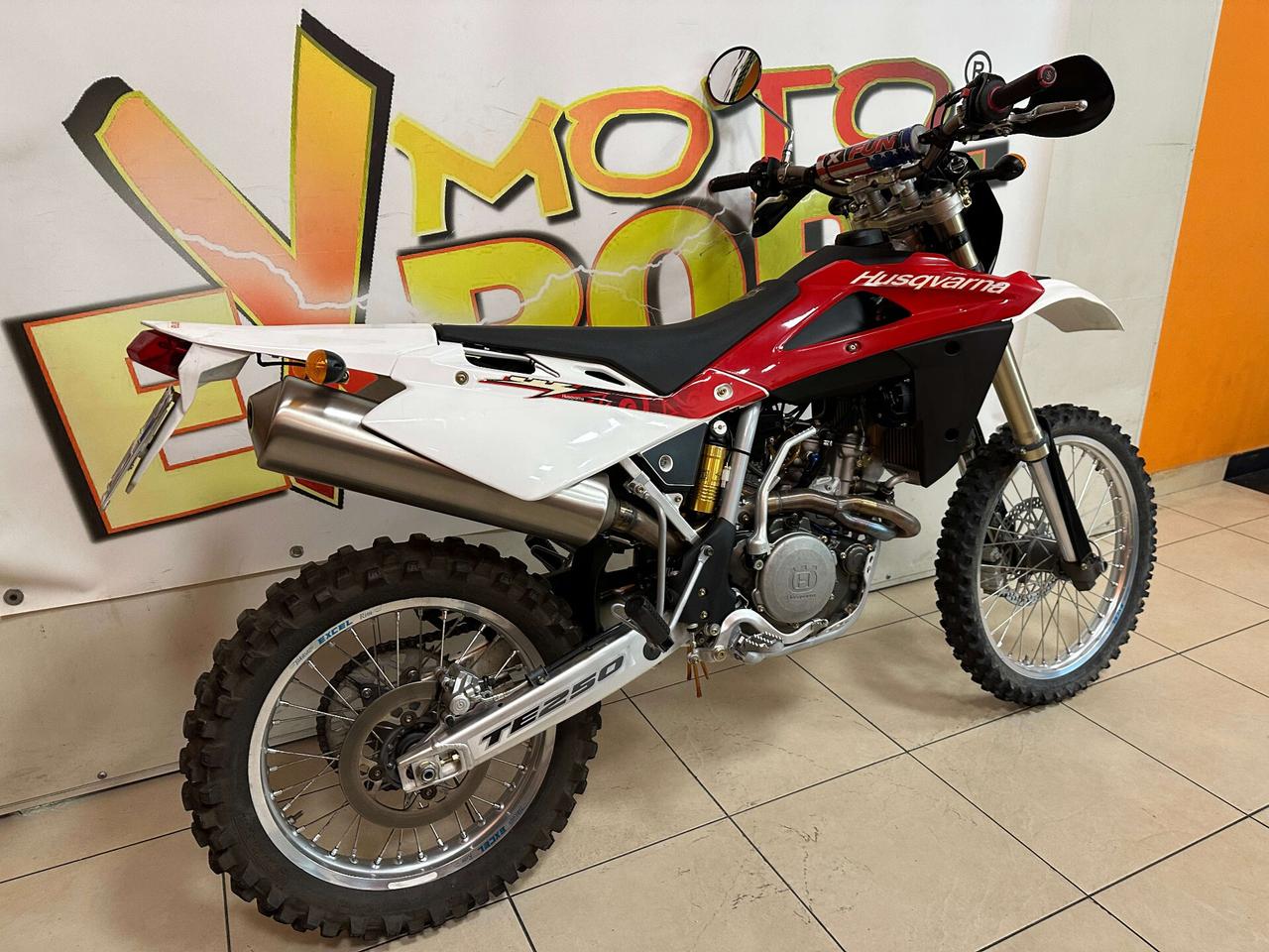 Husqvarna TE 250 - Solo 995 km !!!
