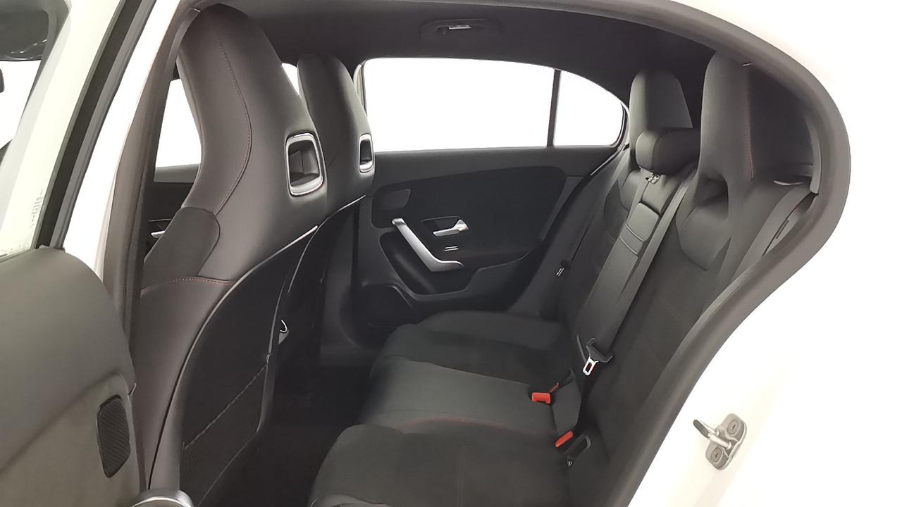 Mercedes-Benz Classe A - W177 2023 - A 180 d AMG Line Premium auto