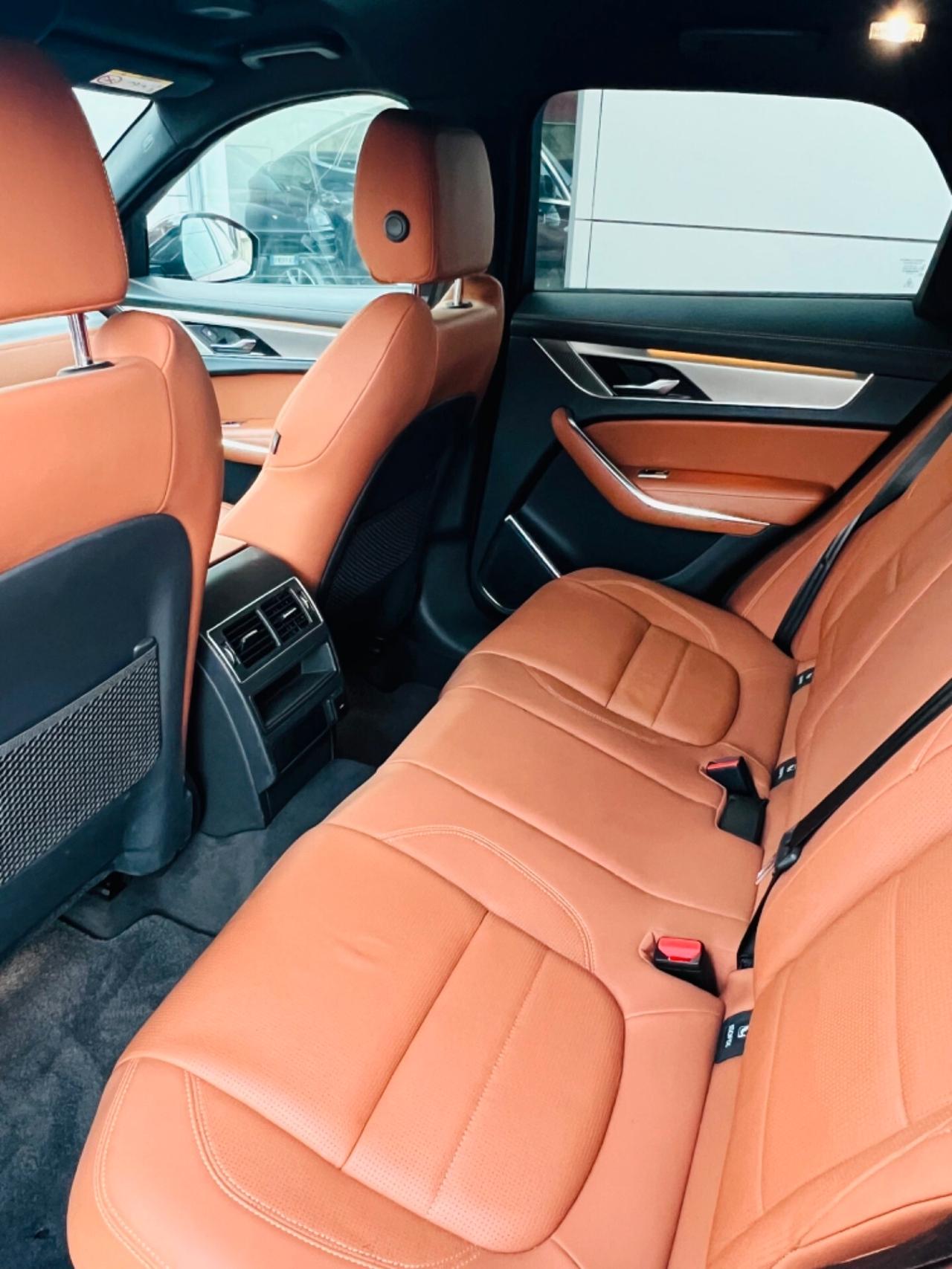 Jaguar F-Pace 2.0D R-Dynamic S possibilià noleggio no scoring