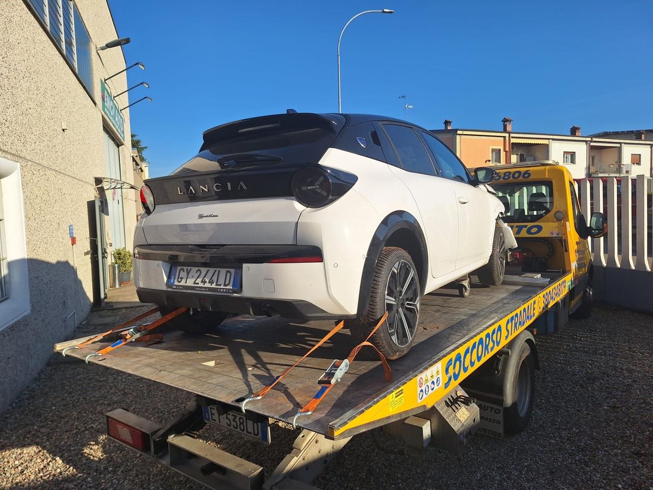 Lancia Ypsilon Hybrid e-DCT