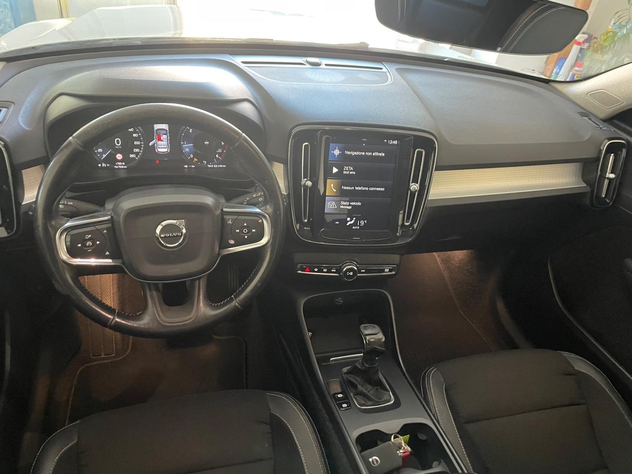 Volvo XC40 D3 Momentum “MANIACALE”
