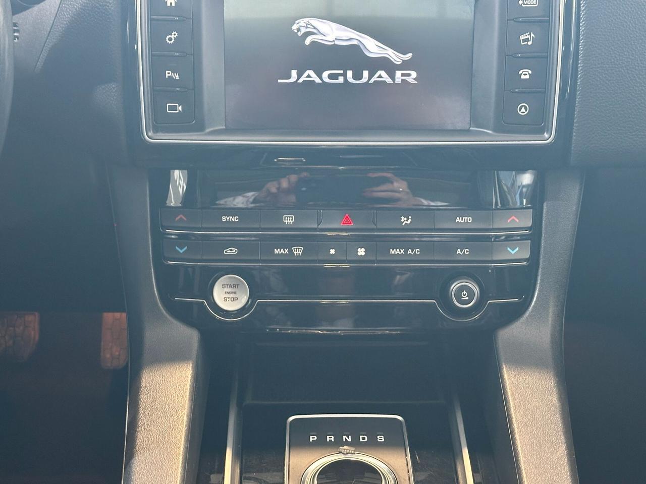 Jaguar F-Pace 2.0 D 180 CV AWD aut. R-Sport