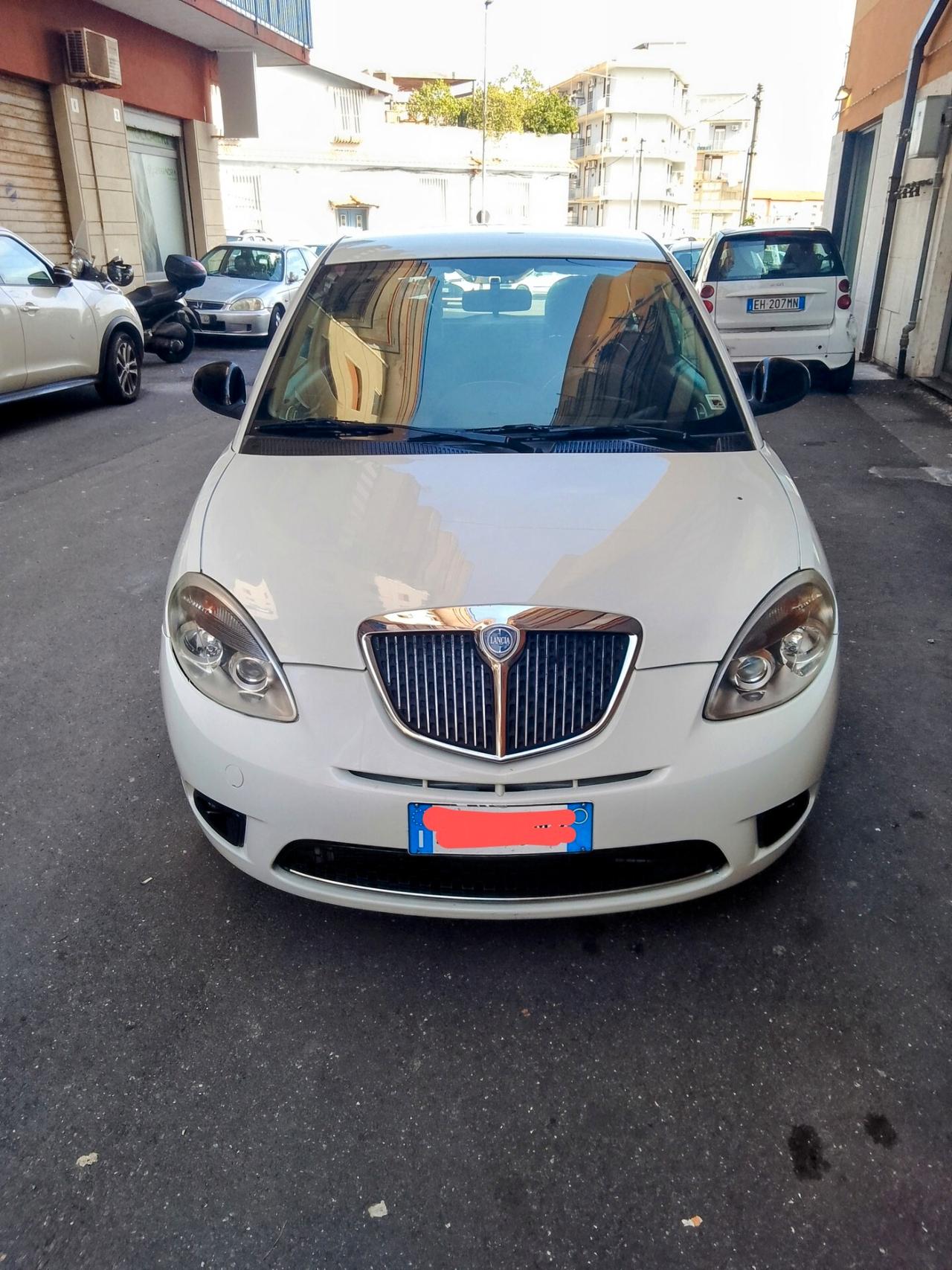 Lancia Ypsilon 1.3 MJT 75 CV Platinum