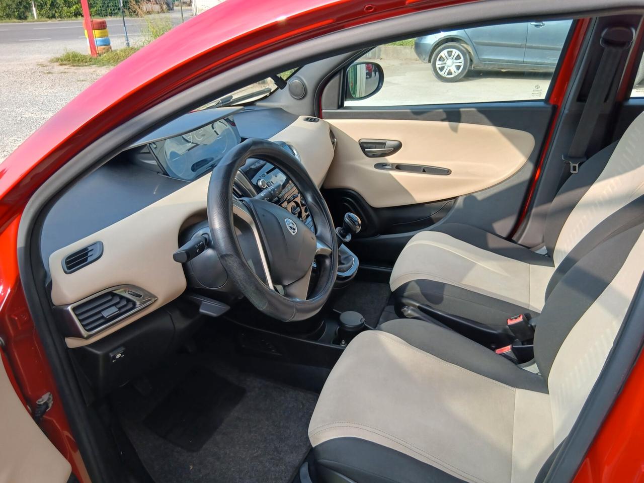 Lancia Ypsilon 1.2 69 CV 5 porte GPL Ecochic Platinum
