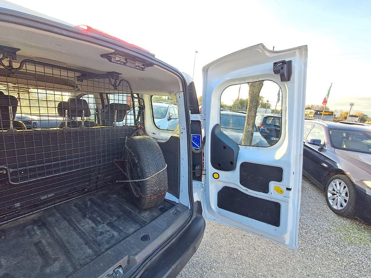 FORD Transit Connect 220 1.5 ecoblue(tdci) 100cv Trend L1H1 E6.2 220 1.5 ecoblue(tdci) 100cv Trend L1H1 E6.2 IVA COMPRESA