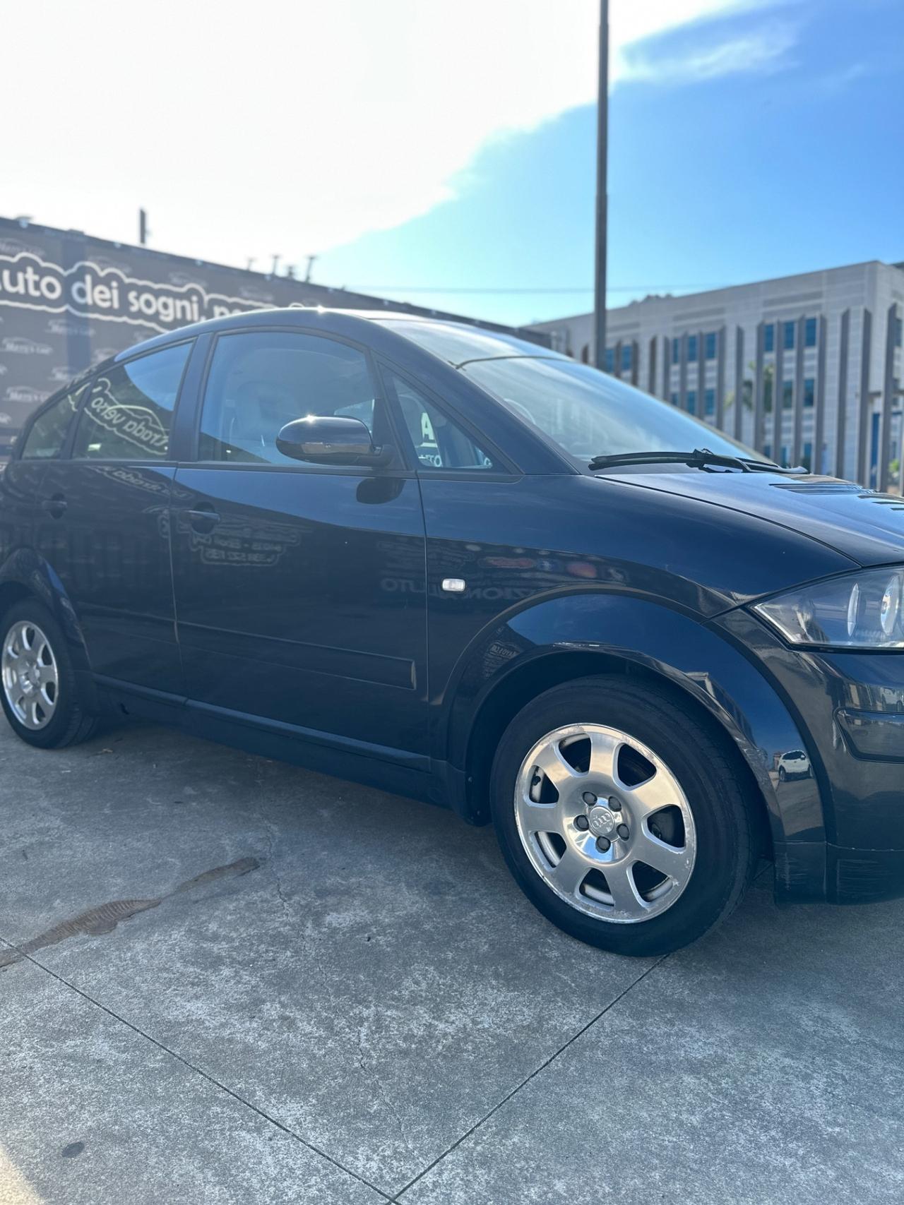 AUDI A2 (anno 2003)